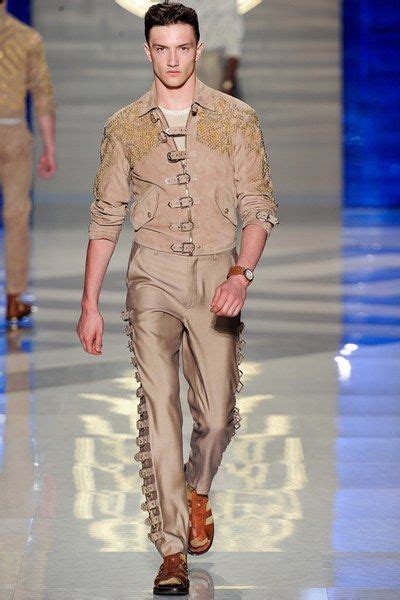 Versace Spring 2012 Menswear Collection 